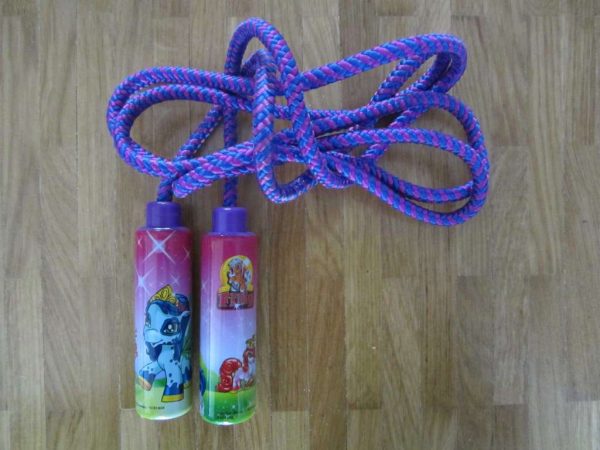 Corde à sauter violette "Filly"