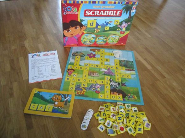 Jeu "Mon premier Scrabble dora" français et anglais