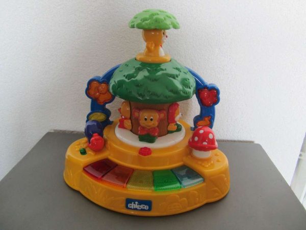 Jouet d'éveil arbre musical CHICCO
