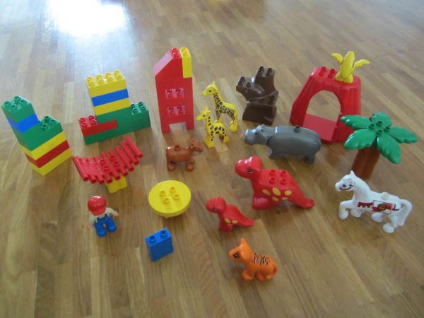 Lot de DUPLO: 9 animaux, 1 personnage + briques: selon photo