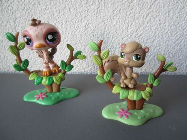 Lot de 2 arbres avec 2 figurines Pet shop