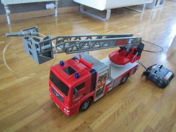 Camion pompier filoguidé "Dickie" (env. 45 cm)