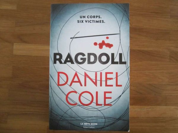 Ragdoll, livre de Daniel Cole (en bon état)