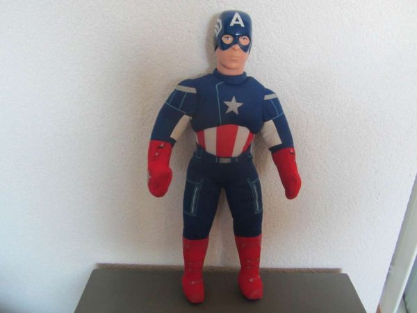 Personnage Avenger (env. 44 cm)