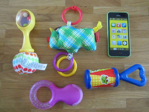 Lot de 5 jouets bébé : selon photo