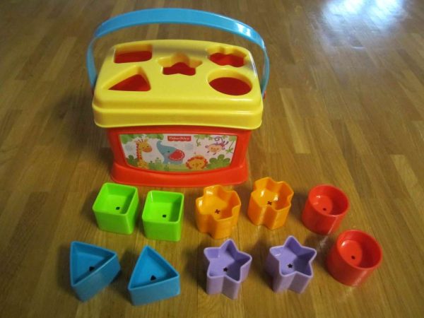 Mon trieur de formes Fisher Price (avec 10 formes) 6 m +