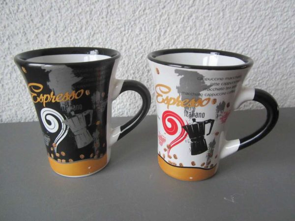 Lot de 2 tasses "Espresso" d'occasion : selon photo