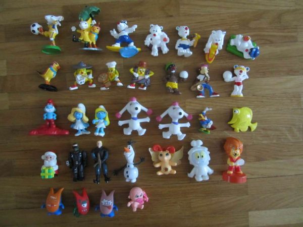 Lot de mini figurines (env. 4 - 6 cm) : selon photo