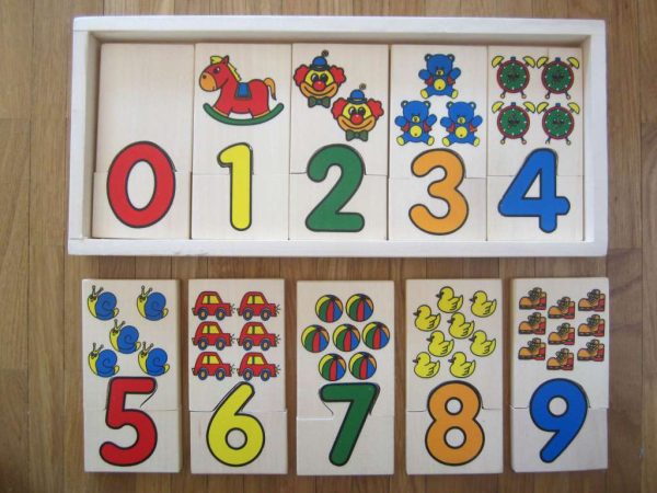 Boîte en bois puzzle 2 pièces, chiffres 0 à 9