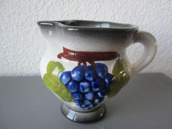 Boccalino peint à la main (motif : grappes de raisin)