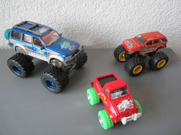 Lot de 3 véhicules Pick-up (environ 7.5 à 13 cm)