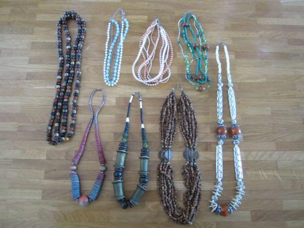 Lot de bijoux fantaisie : 8 colliers