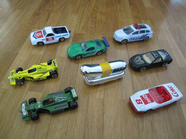 Lot de 8 petites voitures : selon photo