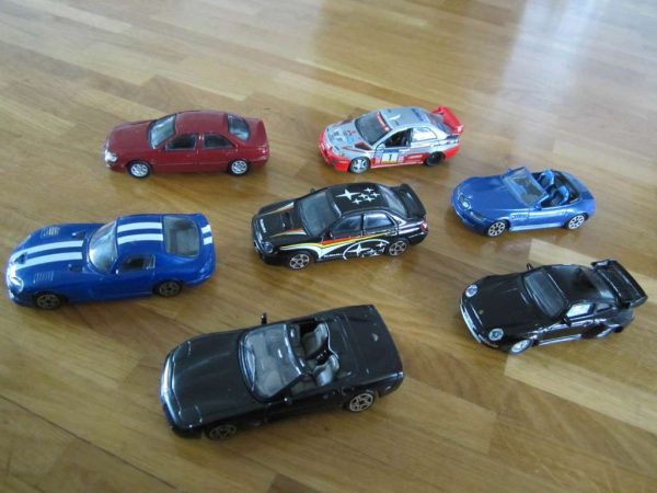 Lot de 7 petites voitures (env. 1/43) : selon photo