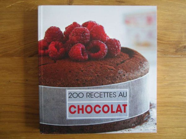 Livre de cuisine "200 recettes au chocolat"