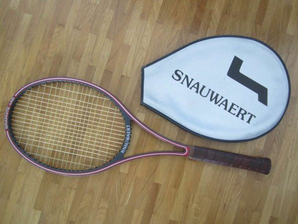 Raquette de tennis "Snauwaert" Graphite-Mid avec housse