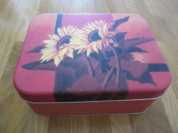 Boîte en fer avec motif tournesols (en parfait état)
