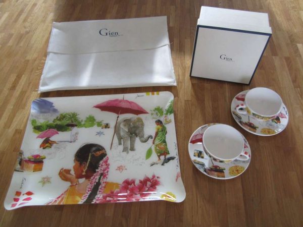 Faïence "Gien France" : 2 tasses et soucoupes + plateau
