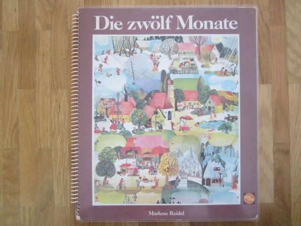 Livre ancien en allemand "Die zwölf Monate", Marlene Reidel