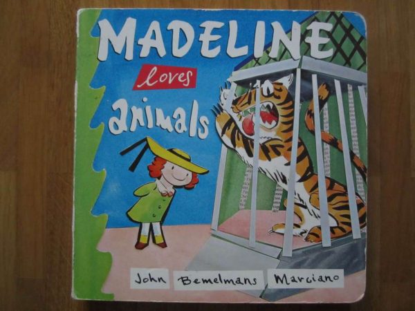 Livre cartonné en anglais "Madeline loves animals"