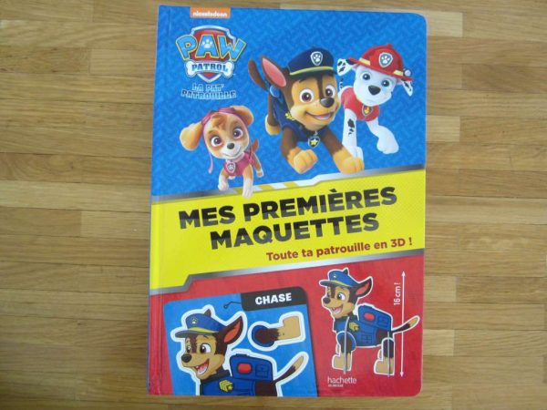 Grand livre épais pages cartonnées "La Pat'Patrouille"
