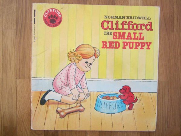 Livre ancienne édition "Clifford the small red Puppy"