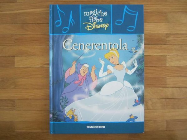 Livre en italien "magiche fiabe Disney : Cenerentola"