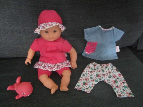 Lot poupon bain Coralie de Corolle 30 cm + 1 tenue (neufs)