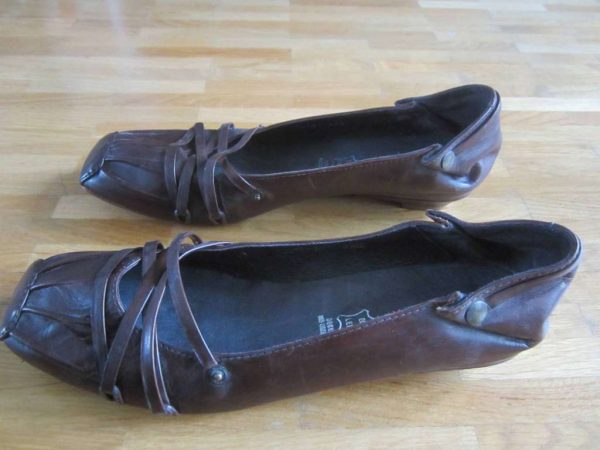 Chaussures femme VARESE en cuir (39) jamais portées