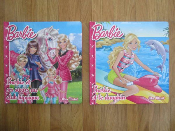 2 livres BARBIE (pages glacées) CHF 5 le livre (NEUFS)