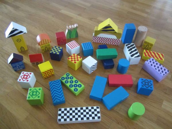 Lot de 37 plots de construction en bois (d'occasion)