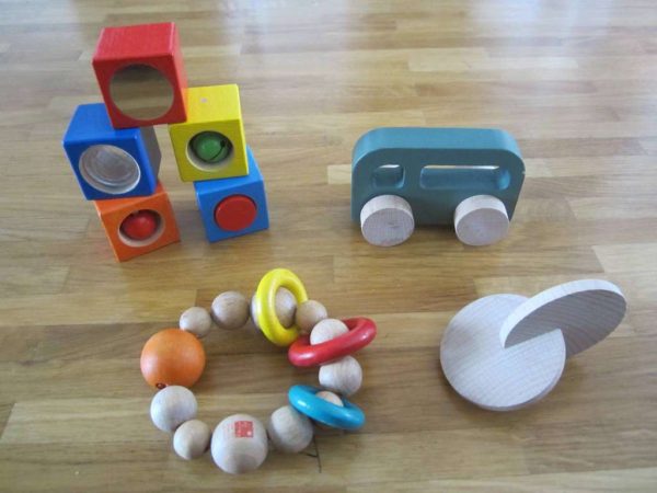 Lot de jouets en bois pour bébé : selon photo