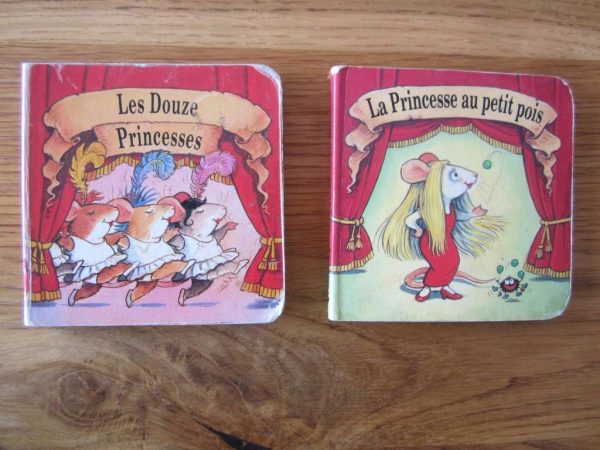 Lot de 2 minilivres cartonnés (dim 7,8 x 7,8 x 1 cm) Gründ