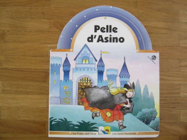 Livre cartonné en italien "Pelle d'Asino", volets à soulever