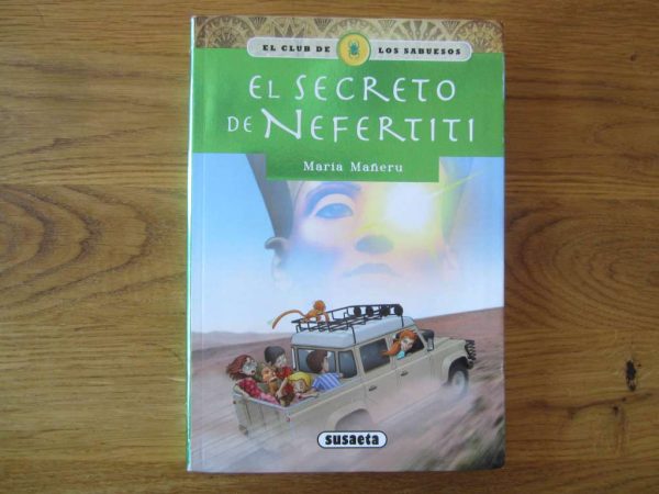 El club de los sabuesos : El secreto de Nefertiti