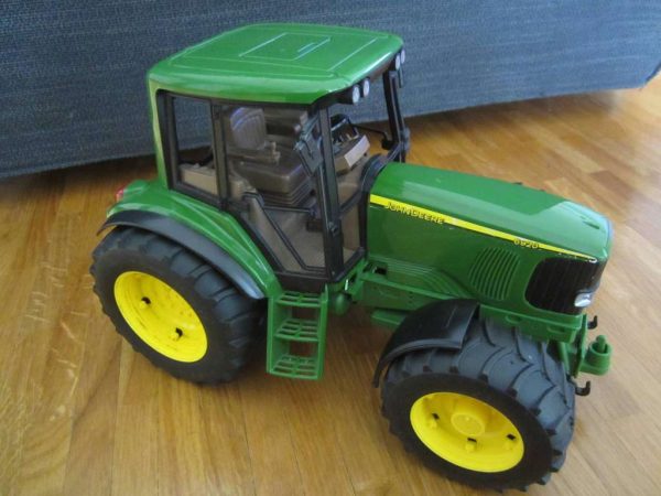 Jouet tracteur Bruder John Deere 6920 : selon photos