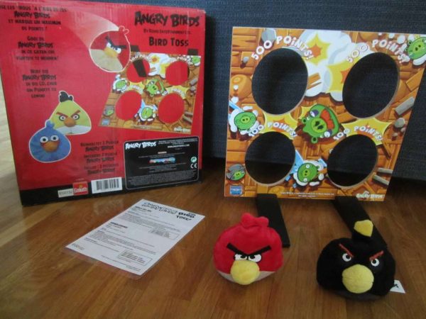 Angry Birds : jeu Bird Toss (2 peluches à lancer dans cible)