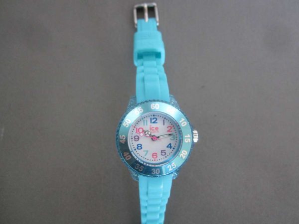 Montre ICE WATCH turquoise, bracelet silicone : selon photo