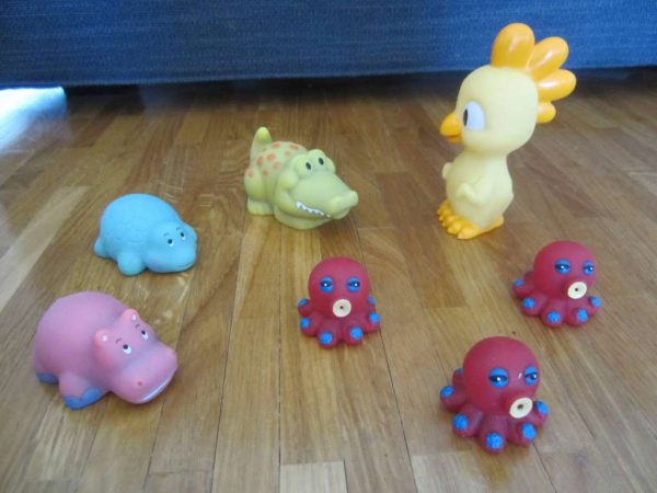 Lot de 7 jouets pour le bain : selon photo