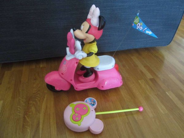 Jouet enfant : Scooter Radiocommandé Minnie