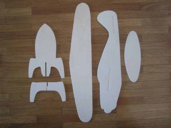 Fusée et avion en bois à décorer Ctop (neuf)