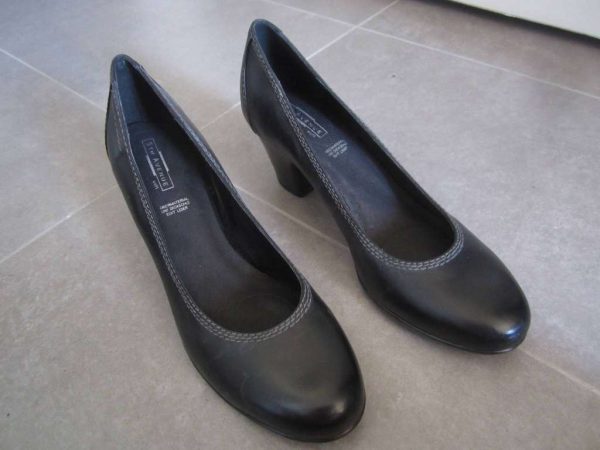 Chaussures femme cuir noir avec talon, pointure 40