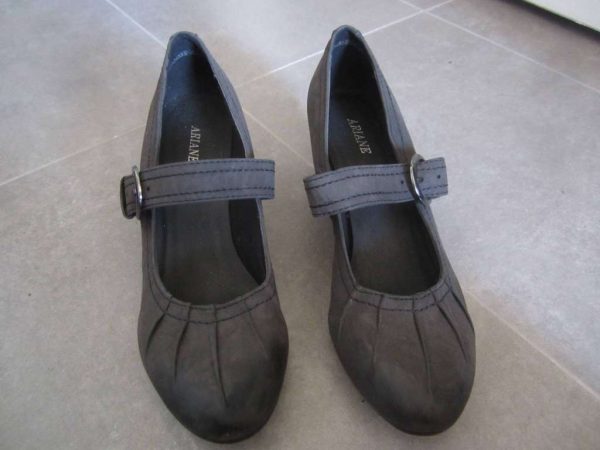Chaussures femme brunes, pointure 39 (en bon état)