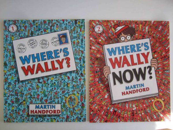 Lot de 2 grands livres en anglais : Where's Wally ?