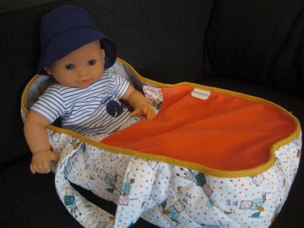 Poupon Marin de Corolle (30 cm) + couffin (neufs)