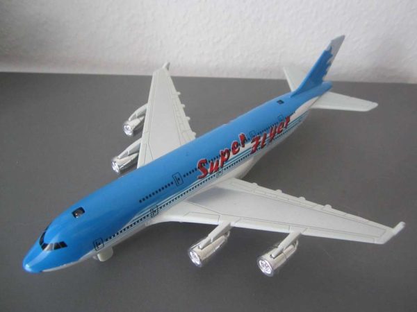 Avion modèle réduit Super Flyer, son et lumière
