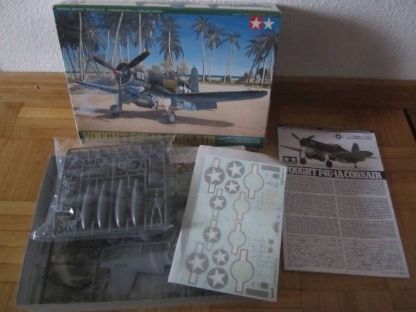 Maquette Vought F4U-1A Corsair 1/48 Scale Aircraft