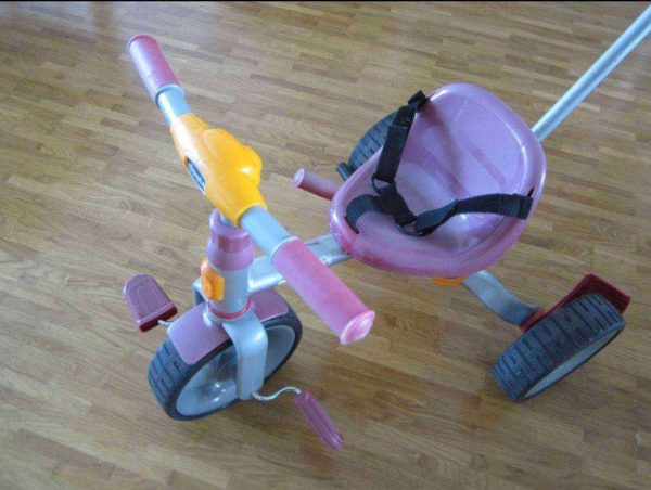 Tricycle pliable CHICCO avec ceinture de sécurité & canne