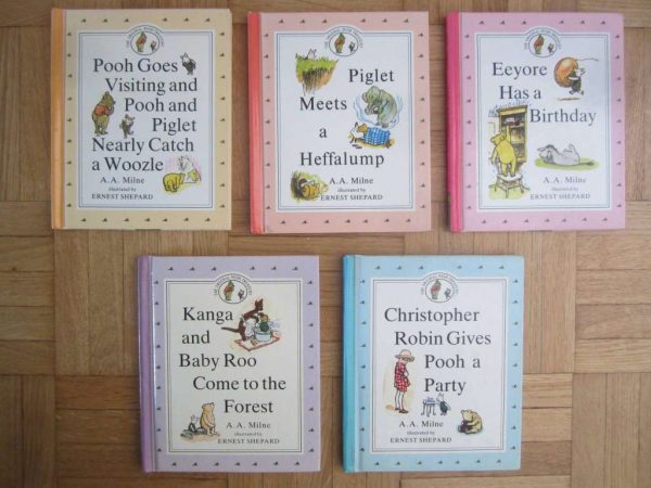 Lot de 5 petits livres en anglais A. A. Milne