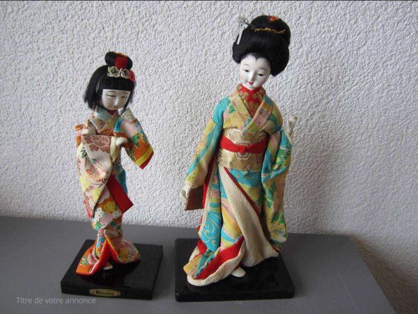 Lot de 2 poupées japonaises traditionnelles